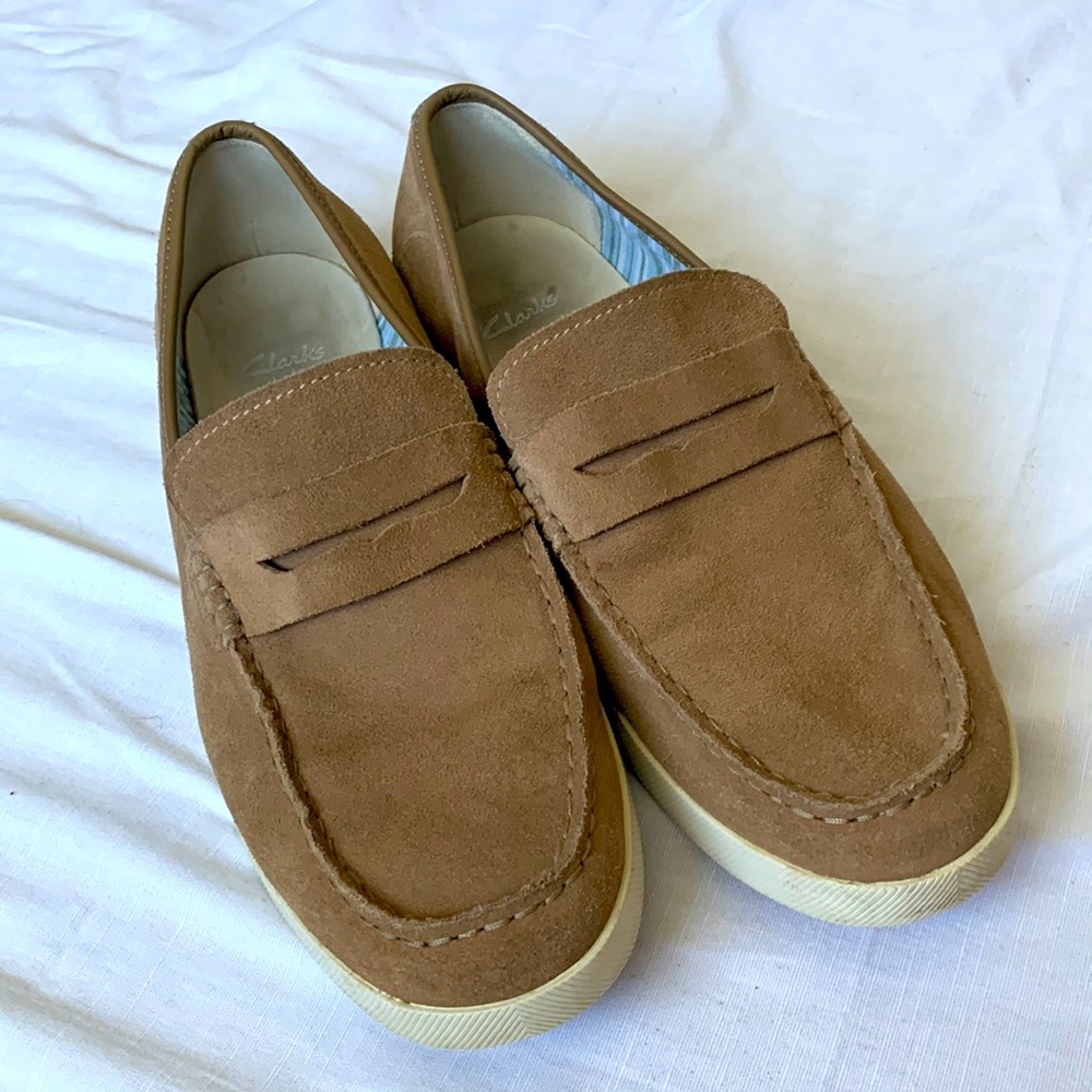 Clark’s Tan loafers size 11M